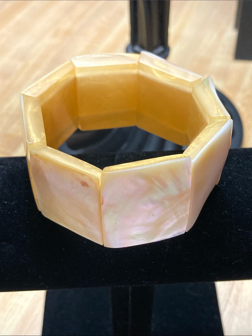 Iridescent Mother-of-Pearl Stretch Bracelet - Yellow Tones - Picture 2 of 4